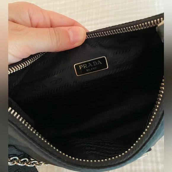 Prada Nylon Re-edition 2005 Shoulder Bag black - Picture 11 of 16